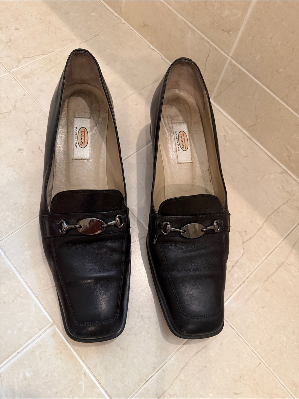 100% Italian Leather Vintage Talbots Black Leather Flat Toe Heeled Loafers